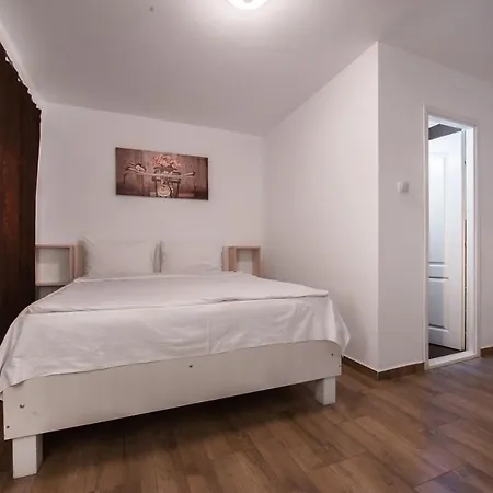 Affittacamere Casa 4 Odai Douăzeci şi Trei August