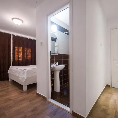 بيت ضيافة Casa 4 Odai Douăzeci şi Trei August