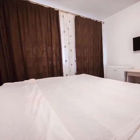 Casa 4 Odai 3* Douazeci si Trei August